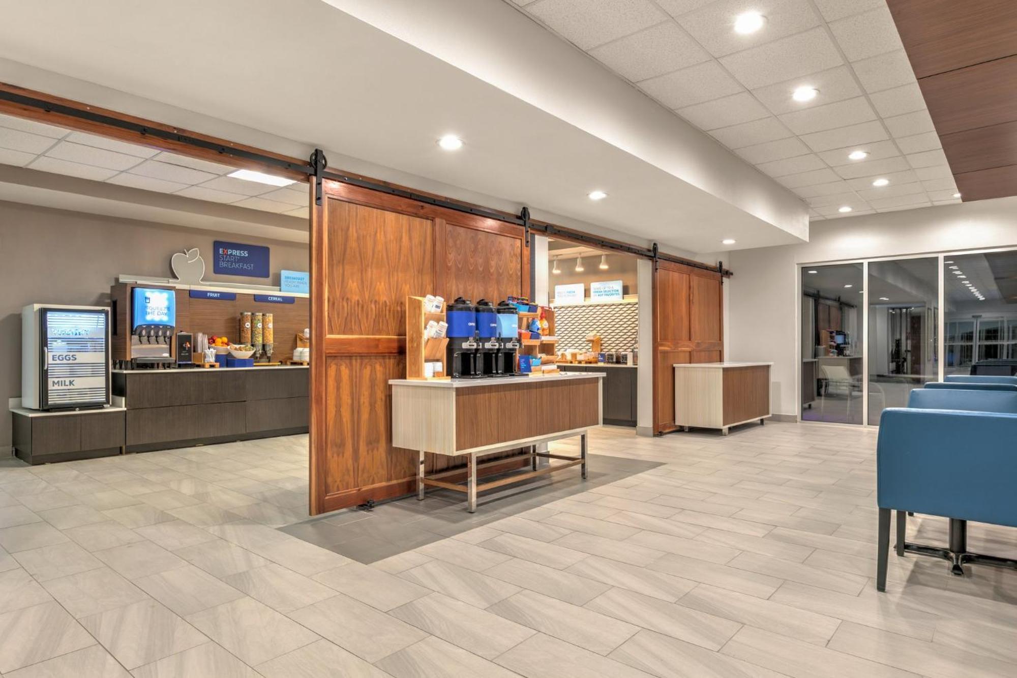Holiday Inn Express - San Antonio East I-10 By Ihg Exterior photo