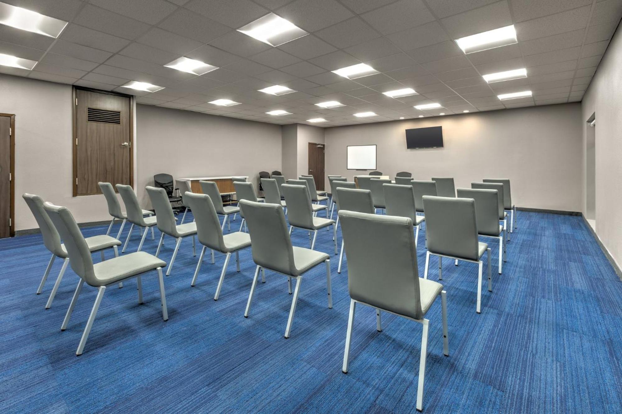Holiday Inn Express - San Antonio East I-10 By Ihg Exterior photo